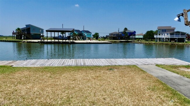 Building Photo - 58 Lakeside Dr