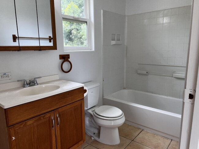 Building Photo - 15-1880-1880 22nd Ave