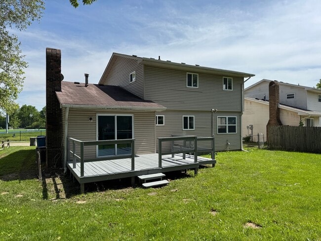 Building Photo - Far Eastside Large 3 Bedroom 1.5 Bath