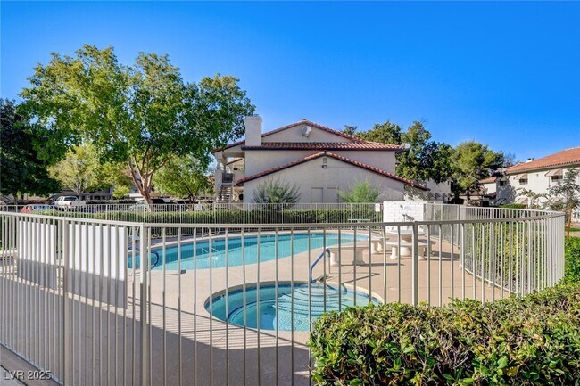 Building Photo - 2713 Otter Creek Ct