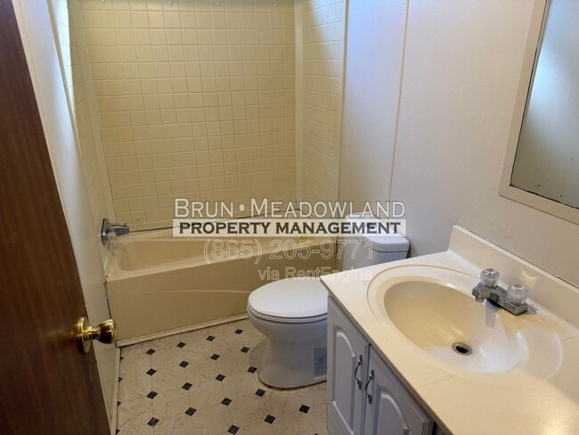 Building Photo - 3040 Samples Rd