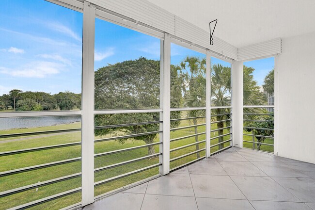 Building Photo - 804 Cypress Blvd