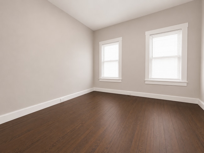 Building Photo - 614 N Streeper St