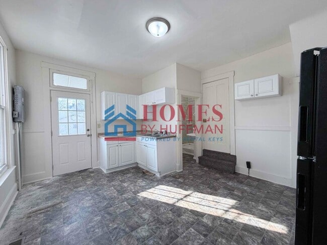 Building Photo - Three Bedroom House | Now Available