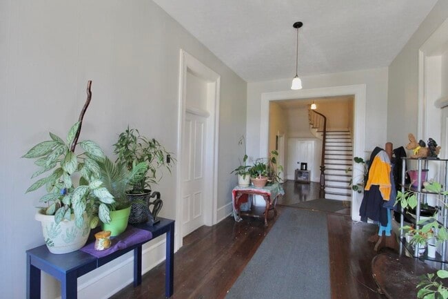 Building Photo - 317 Park Ave