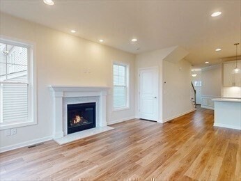Building Photo - 118 Heron Ln