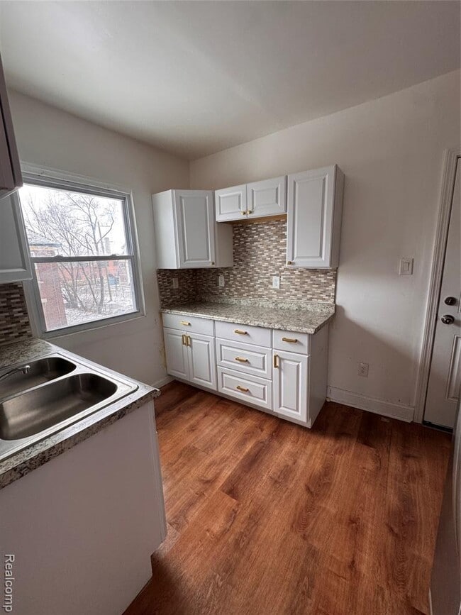 Building Photo - 8569 Quincy St