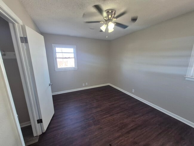 Building Photo - 1714 42nd St