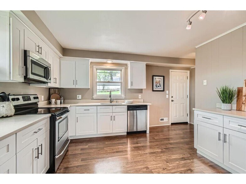 Building Photo - 1316 Holdridge Ter