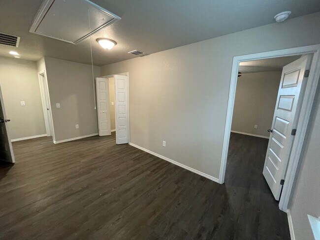 Building Photo - PRELEASING NOW!! Three Bedroom | Two Bathroom Home in Scott's Hollow