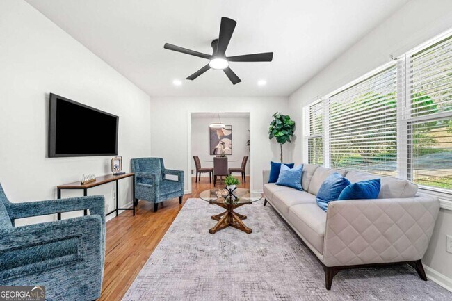 Building Photo - 801 N Evelyn Pl NW