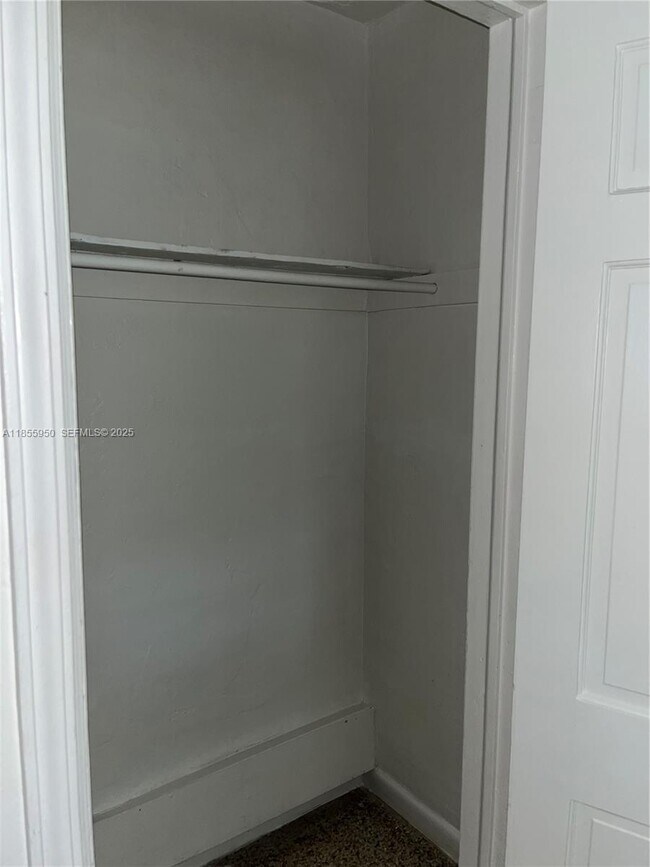 Building Photo - 2023 Taylor St