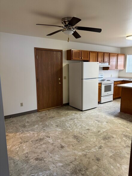 Building Photo - 3116 Wilson Ave