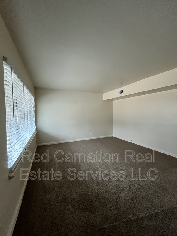 Building Photo - 1434 Antoinette Ave