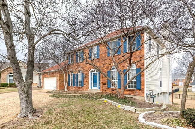 Building Photo - Spacious Parkway South Home with Walk-Out Basement & Large Backyard