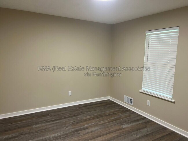 Building Photo - 1240 Ellis Rd