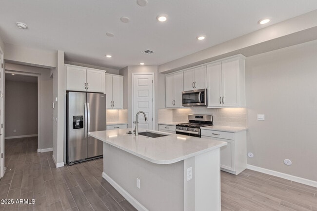 Building Photo - 5835 E Rose Garden Ln