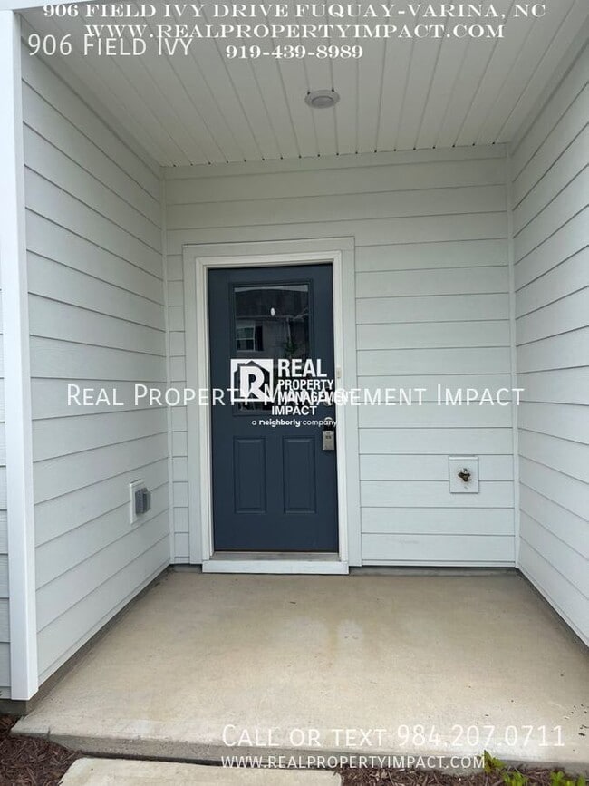 Building Photo - 906 Field Ivy Dr