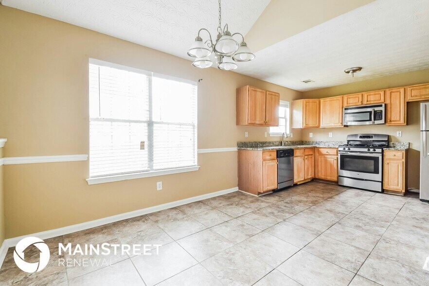 Building Photo - 150 Hazelhurst Dr