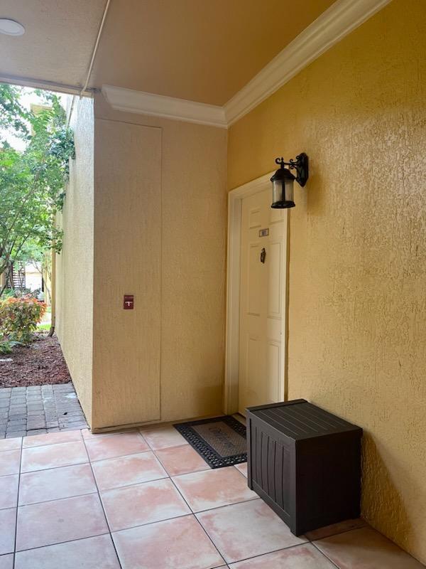 Ground floor entrance - 4333 Bayside Village Dr