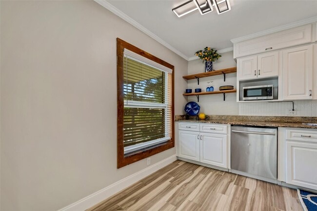 Building Photo - 1824 Roanoke Ave