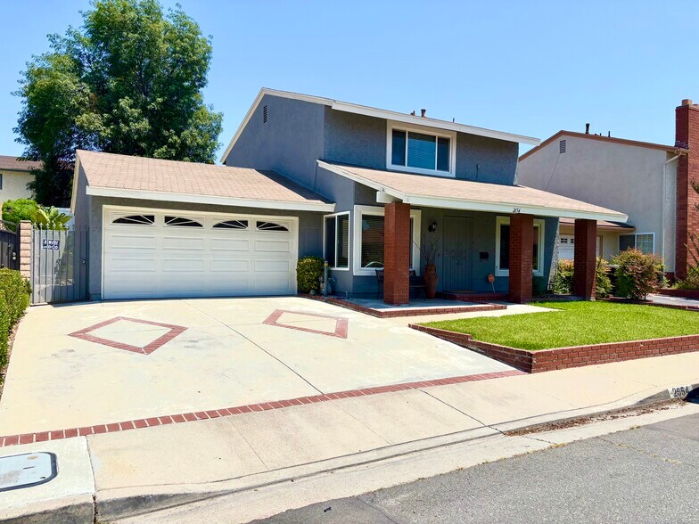 Primary Photo - 2654 Hillsborough Pl