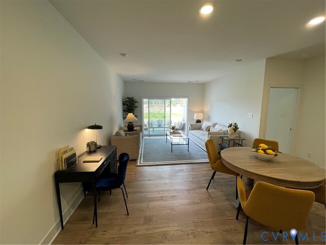 Building Photo - 6900 Sunrise Oasis Ln