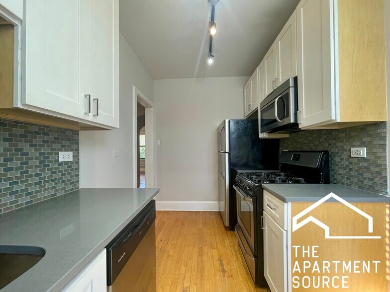 Primary Photo - 2315 N Rockwell St