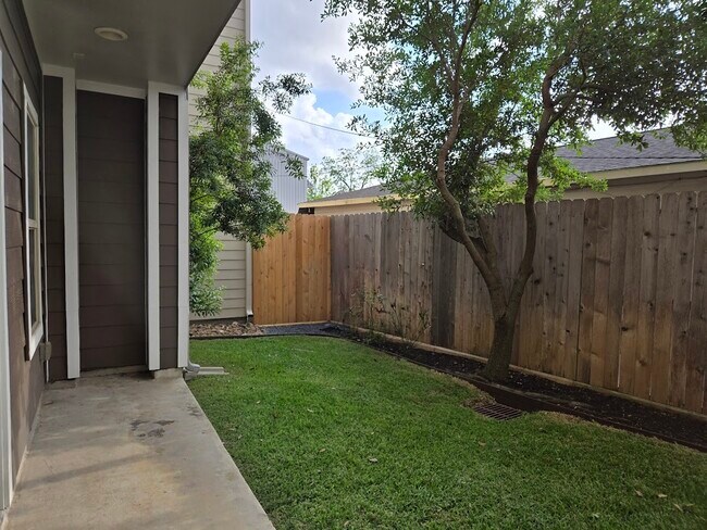 Building Photo - 4109 Allen St