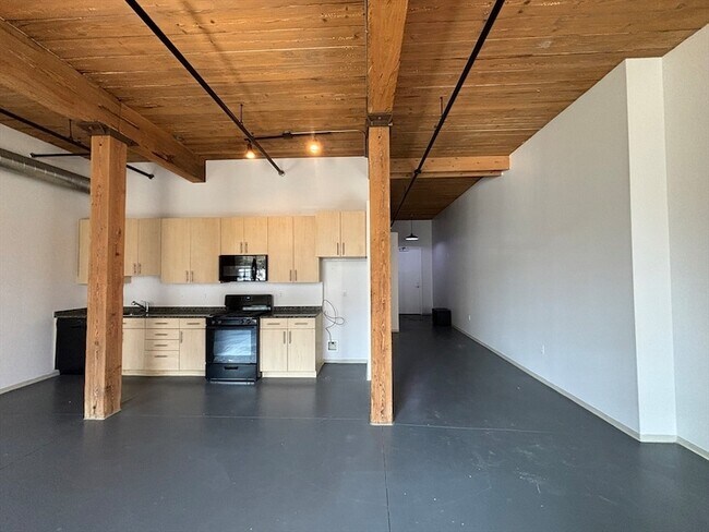 Building Photo - 88 Gerrish Ave
