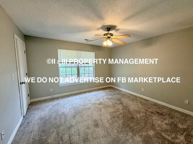 Building Photo - 921 SW Peach Tree Ln