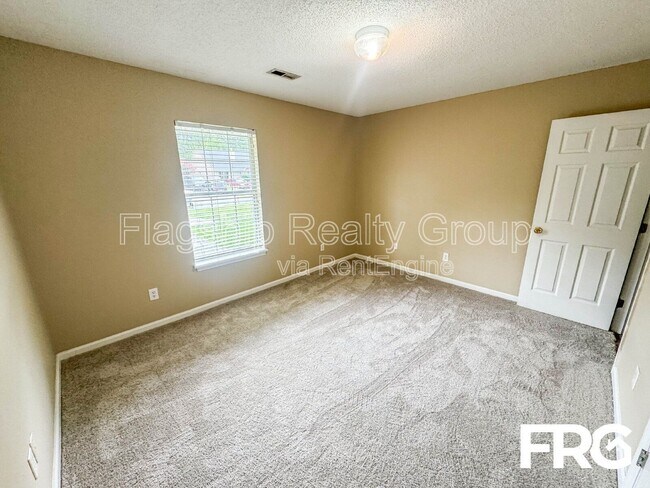 Building Photo - 3311 Moseley Dr