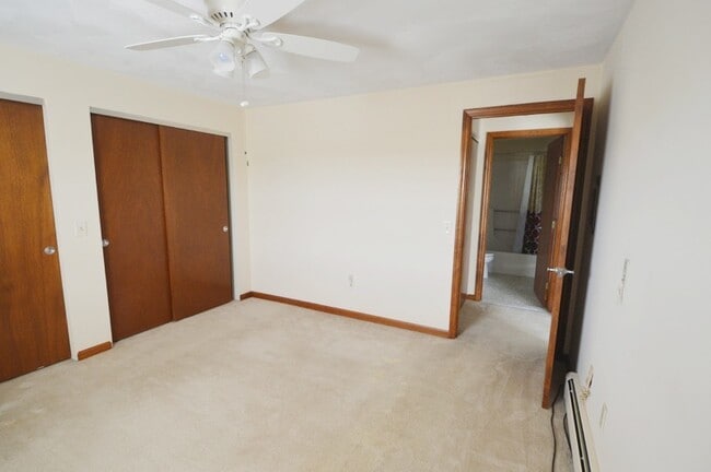 Building Photo - Holden Condo: 1 Bed 1 Bath