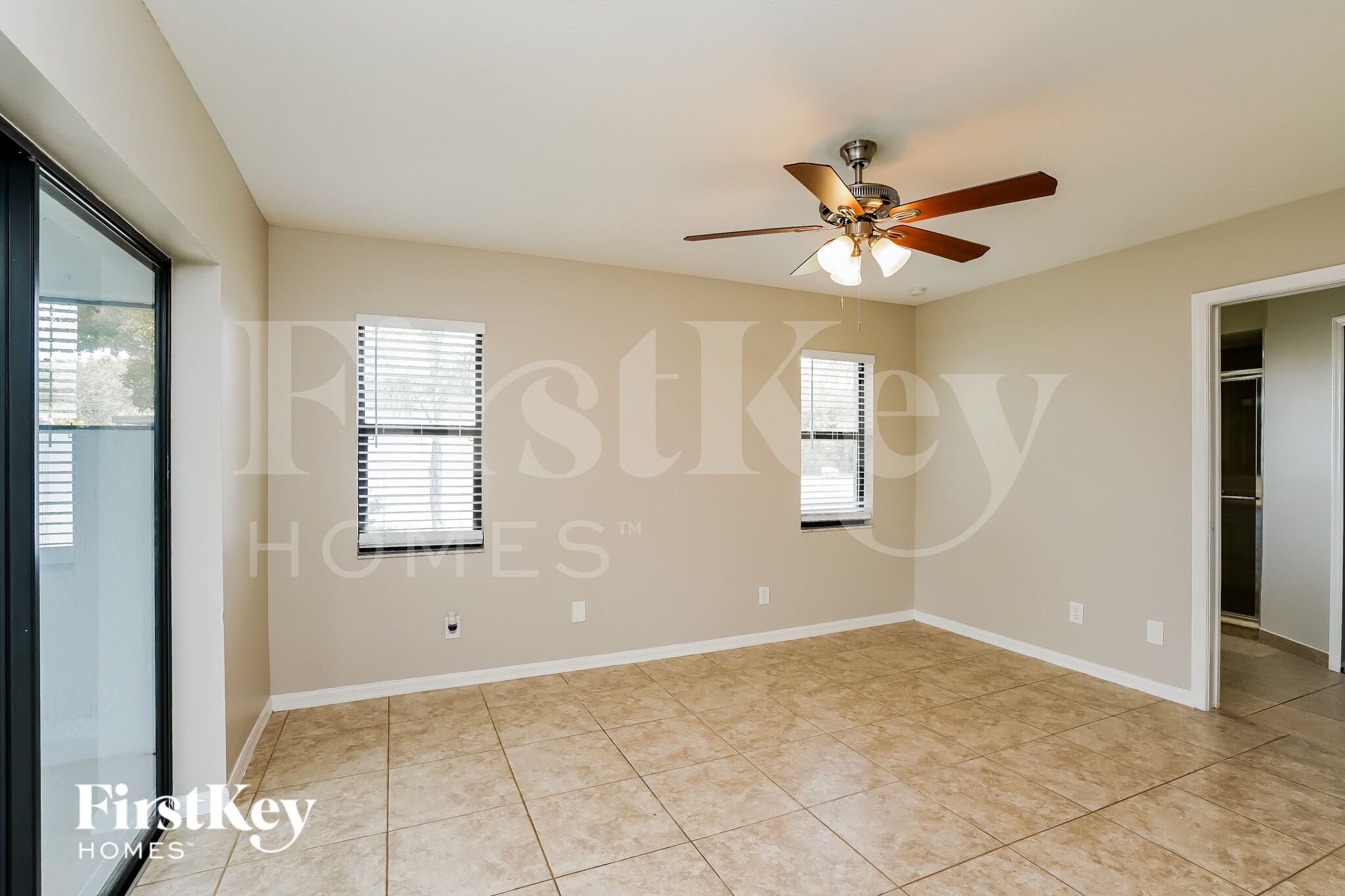 Building Photo - 302 SE 15th St