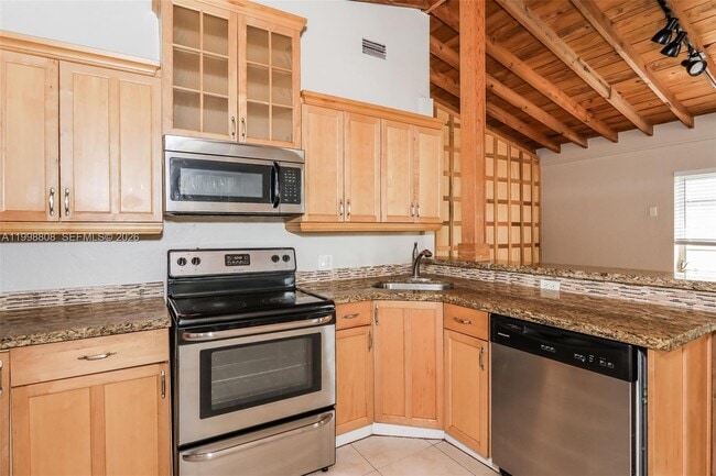 Building Photo - 1328 NW 3rd Ave