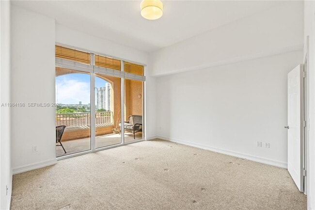 Building Photo - 3001 NE 185th St