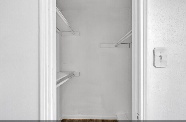 Building Photo - 8447 Sterlingshire St