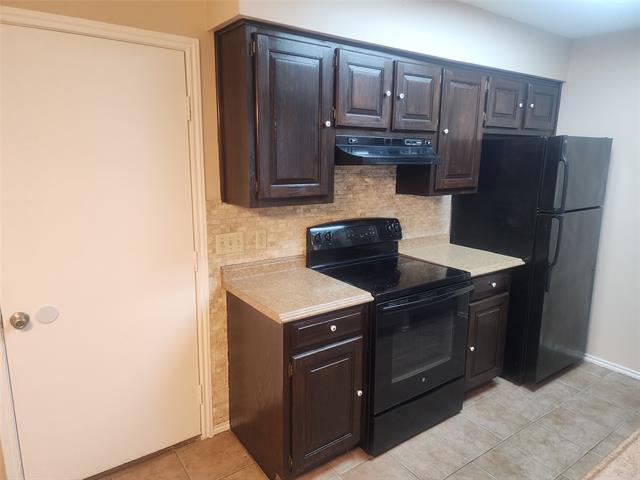 Building Photo - 4302 N Chisholm Trail