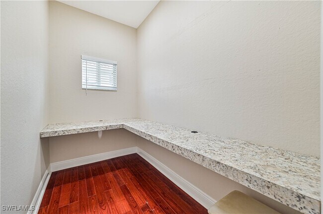 Building Photo - 12091 Santaluz Dr