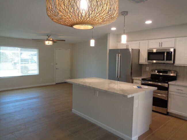 Building Photo - Gorgeous 3 bedroom house in Mesa! Totally renovated and ready to move in! Available NOW!