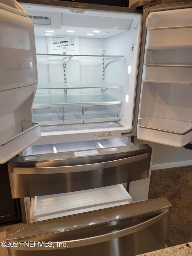 Building Photo - 334 Pine Bluff Dr