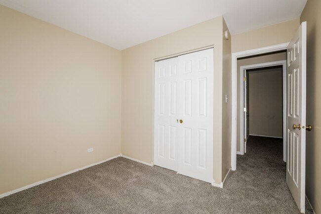 Building Photo - 1381 Alberta Ct