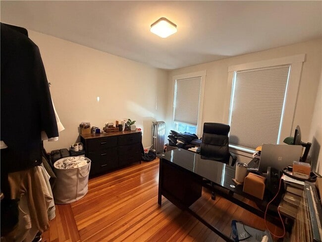 Building Photo - 16 Apthorp Ave