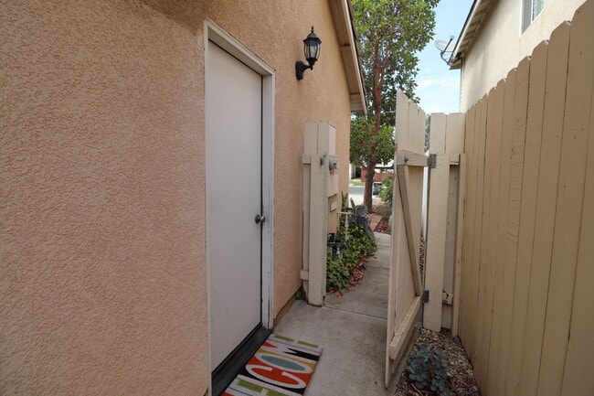 Building Photo - Great Shared Space For Rent