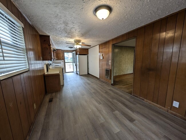 Building Photo - 210 Columbian Ave