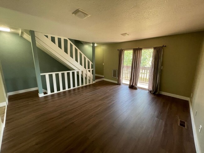Building Photo - Beautiful 2 bed in Clearfield!