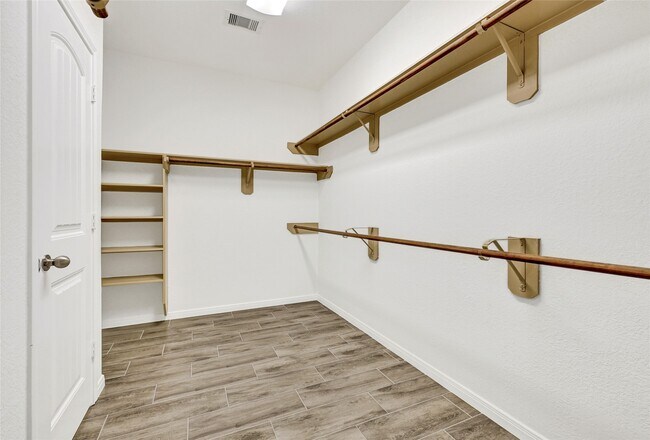 Building Photo - 31 Hearthwick Rd