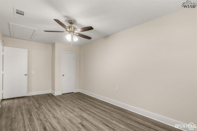 Building Photo - 4728 Eden Ln