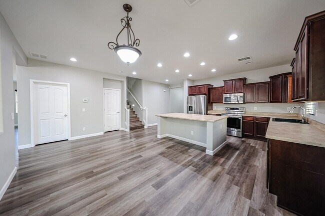 Building Photo - 16982 W Rio Vista Ln