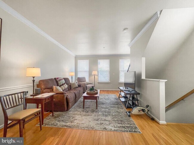 Building Photo - 12 S Exeter St